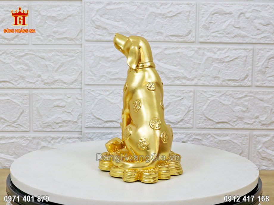 Từng đường nét trên tượng chó phong thủy được nghệ nhân chế tác tỉ mỉ và tinh xảo